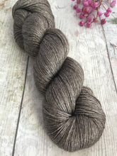 Load image into Gallery viewer, Luxury Yak &amp; Silk 4ply - 100g - Natural
