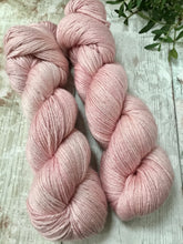 Load image into Gallery viewer, BFL Silk - 4ply - Rose
